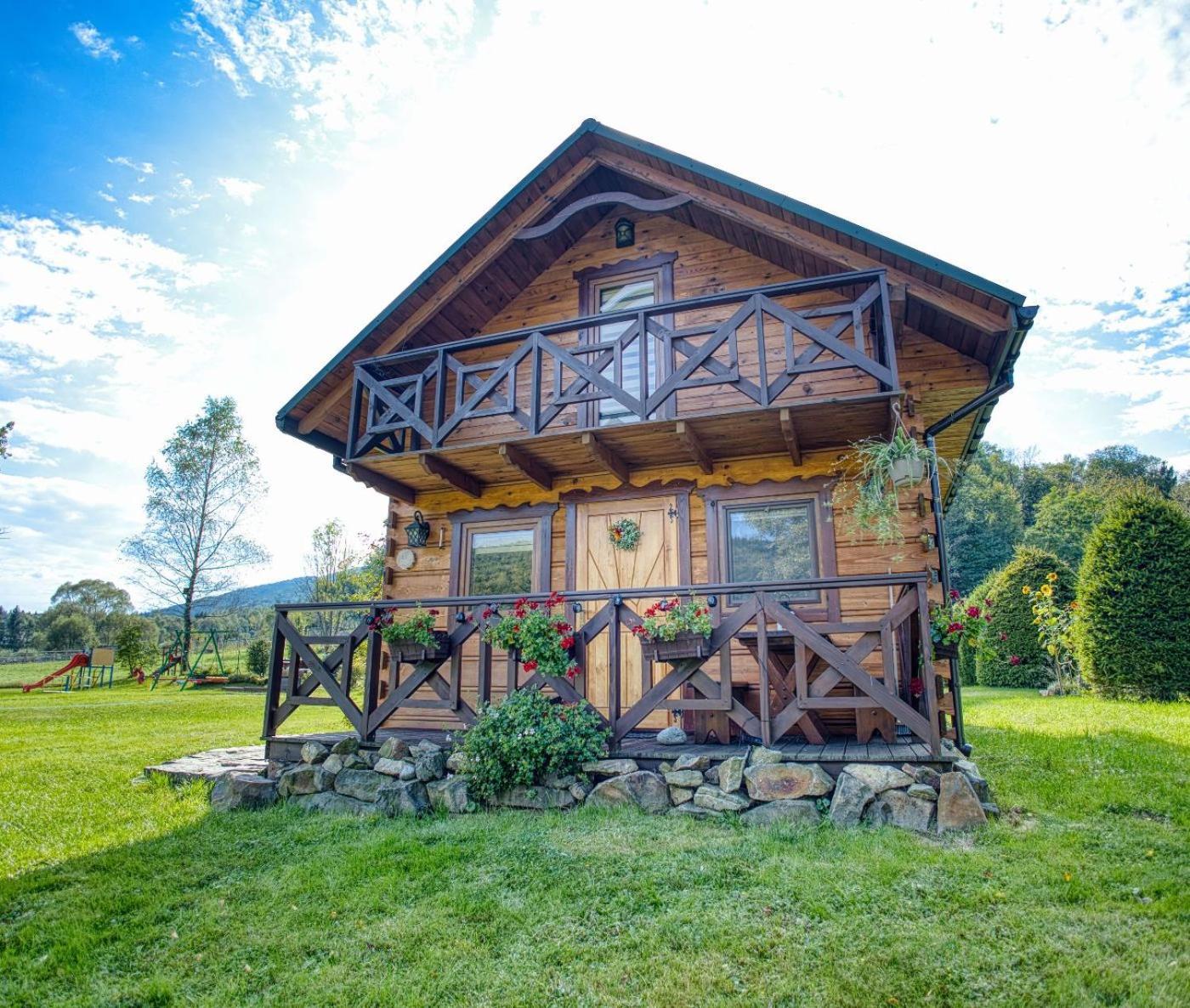 Domki Pod Lipa. Liszna Esterno foto
